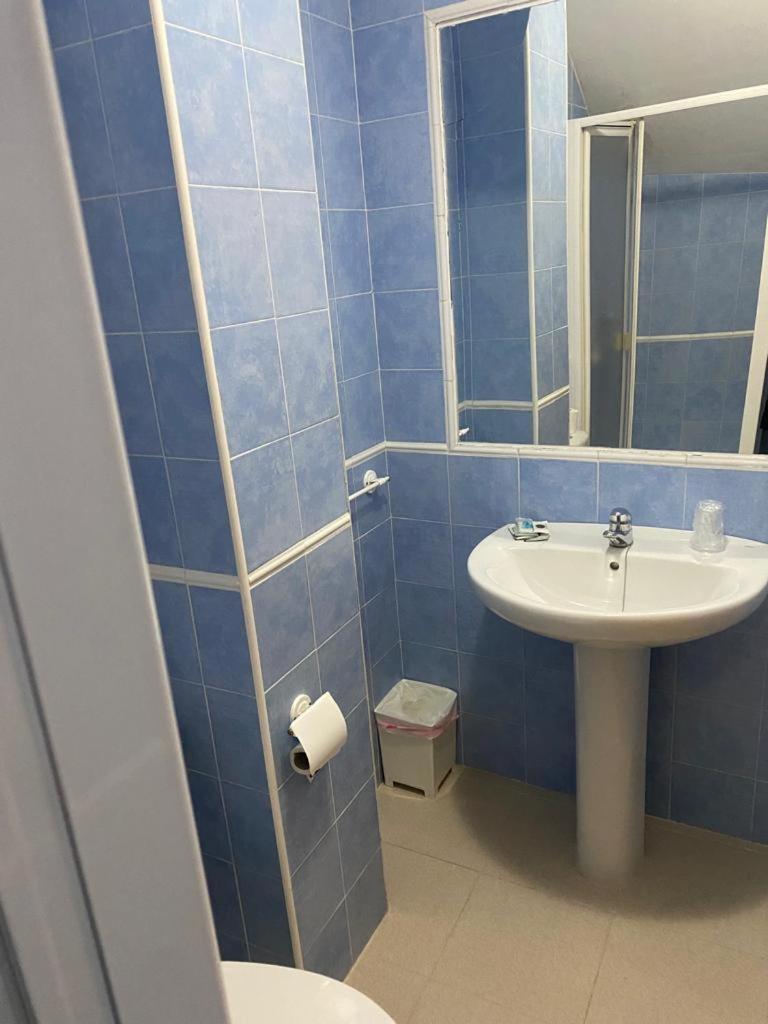 Hostal Y Apartamentos La Vereda ルイデラ エクステリア 写真