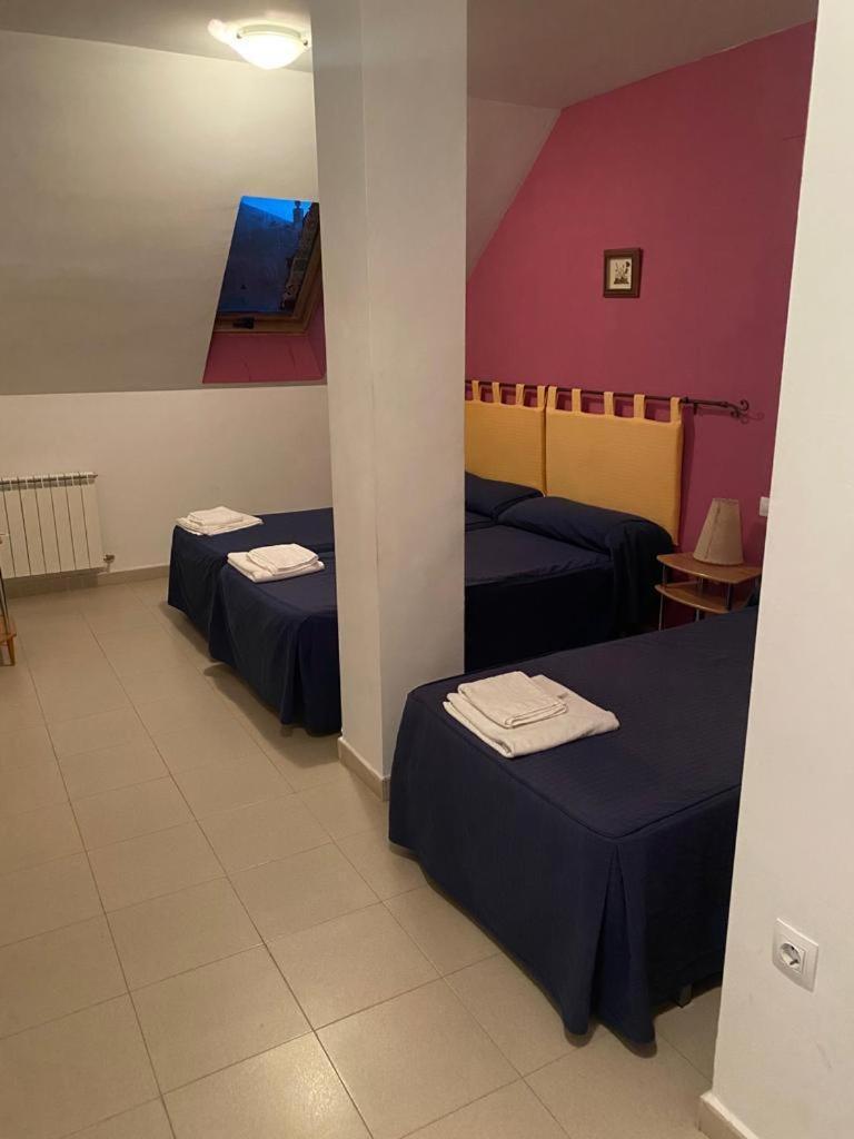Hostal Y Apartamentos La Vereda ルイデラ エクステリア 写真