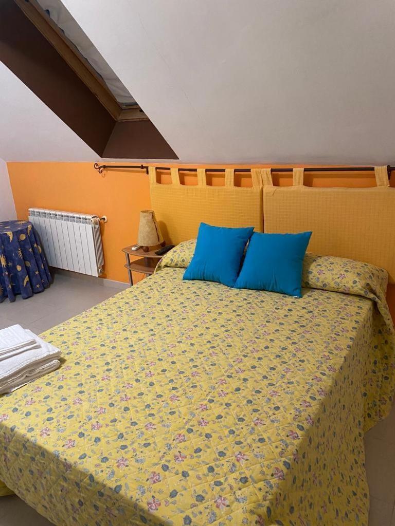 Hostal Y Apartamentos La Vereda ルイデラ エクステリア 写真