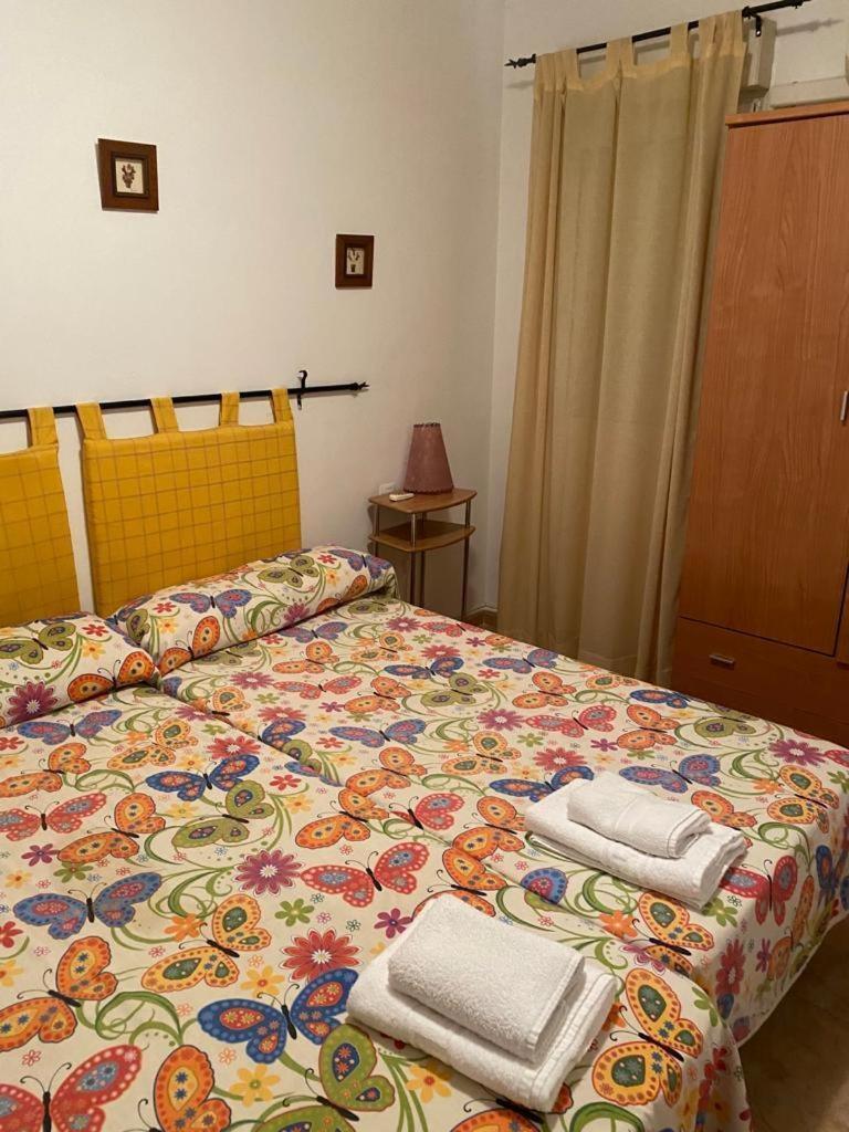 Hostal Y Apartamentos La Vereda ルイデラ エクステリア 写真