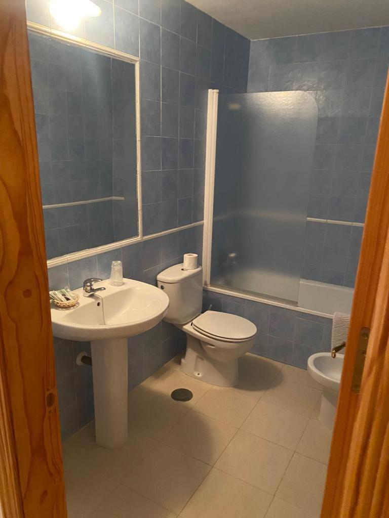 Hostal Y Apartamentos La Vereda ルイデラ エクステリア 写真