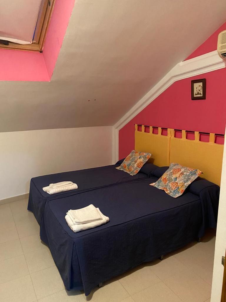 Hostal Y Apartamentos La Vereda ルイデラ エクステリア 写真