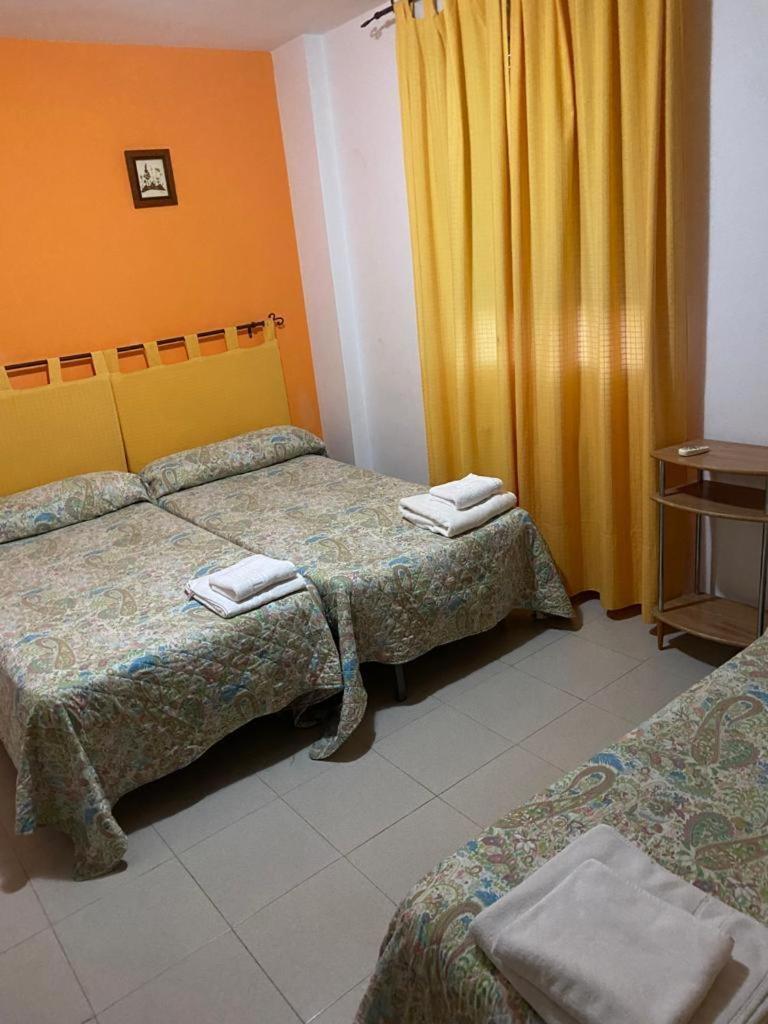 Hostal Y Apartamentos La Vereda ルイデラ エクステリア 写真