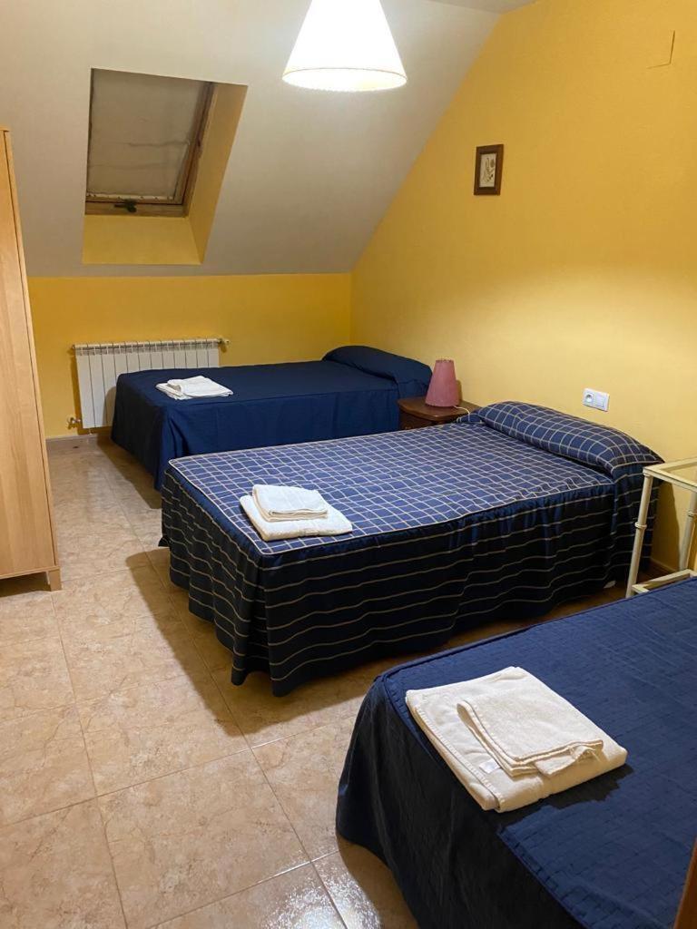 Hostal Y Apartamentos La Vereda ルイデラ エクステリア 写真